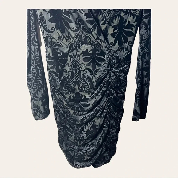 0492W. All IN FAVOR MINI VELVET DRESS BLACK IN COLOR LONG SLEEVE RUCHING SIZE SM - Picture 8 of 13